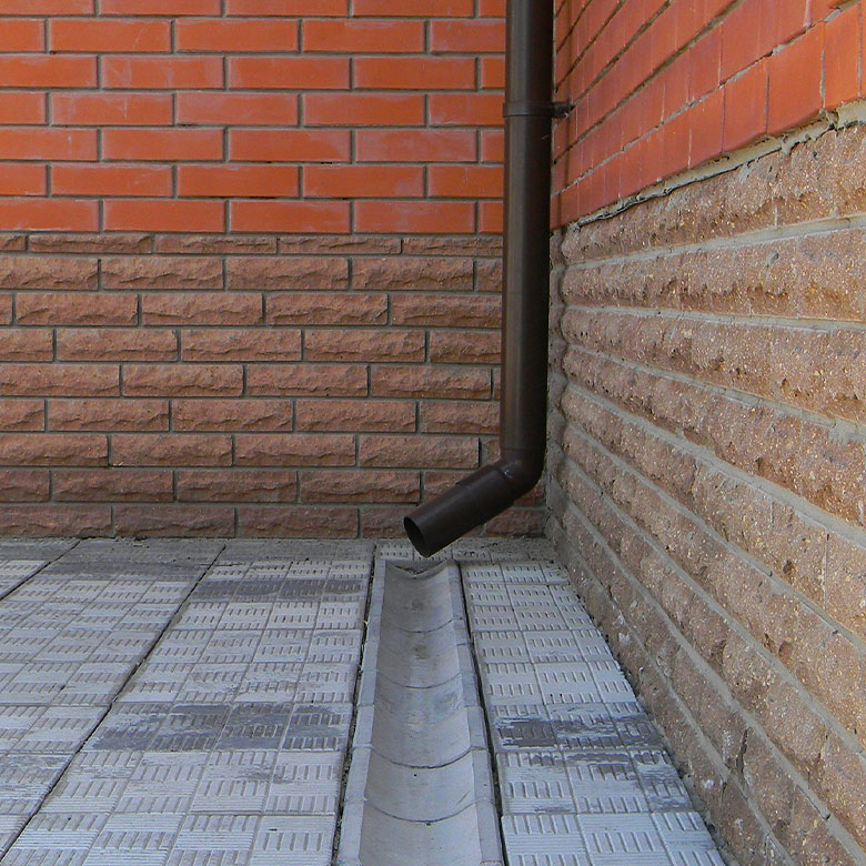 Gutters & downspouts installation and replacement by Braemar Construction